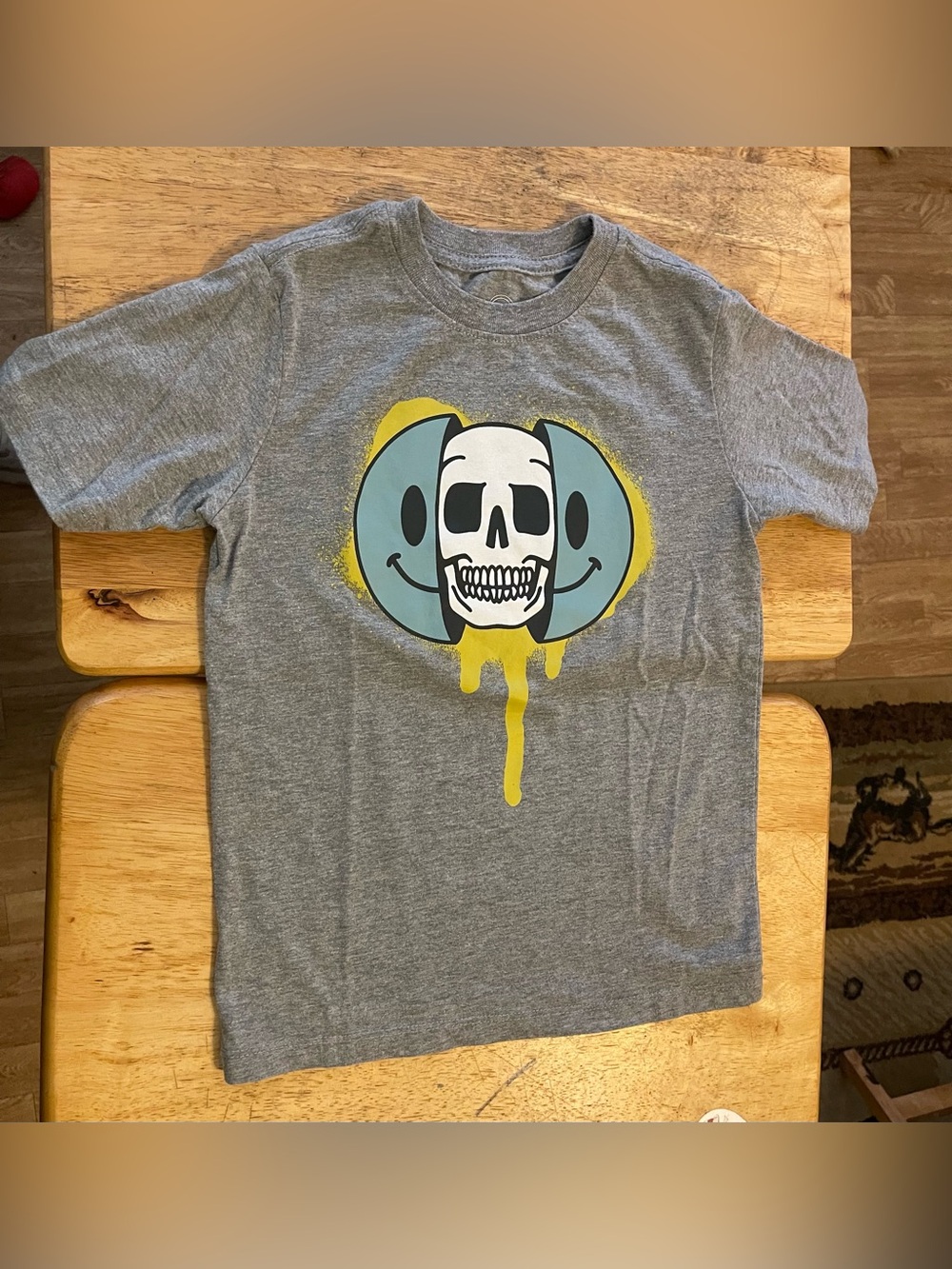 Gray T-shirt with Skull Graphic sizes 6-7